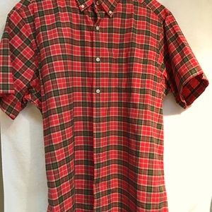 Men’s XL slim fit, short sleeve red, green shirt